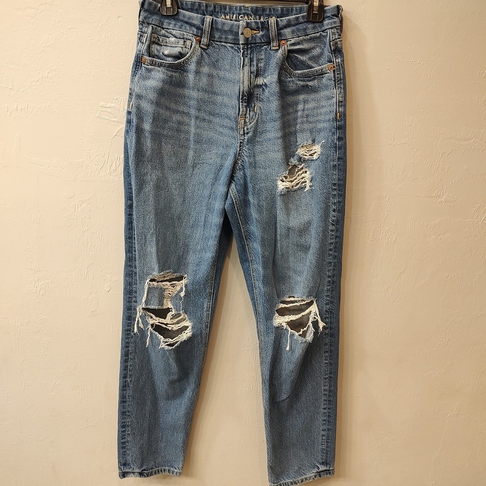 American Eagle Mom Blue Jean Women Sz 30x30 Long Strigid Distressed High Rise